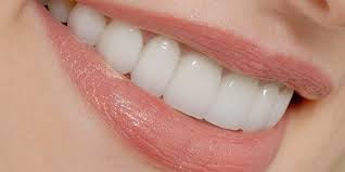 پوسیدگی دندان را با نخ دندان پیشگیری کنید
